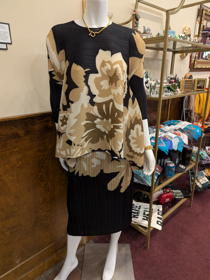 Black and olive pleated top by Current Air featuring a stylish, flowy design with pleats and a relaxed fit.