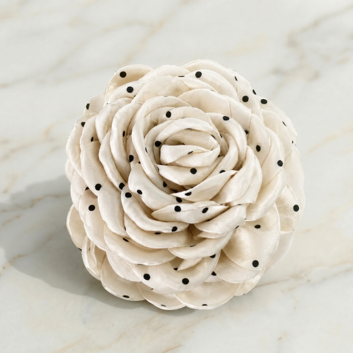 NAMISO - Hana Rose - hårklemme - Creme w. black dots (12 cm)