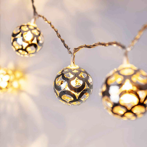 PL18019_Silver-Ball-Fairy-Lights-Close-LED_P1.jpg