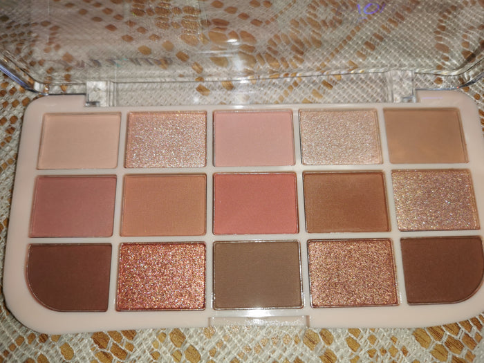 Any lady evolution eyeshadow palette