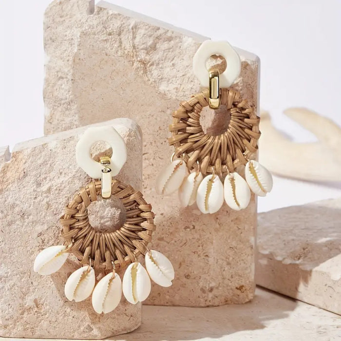 Bohemian Fashion Straw Weave Rattan Shell Drop Summer Beach Vacation Earrings