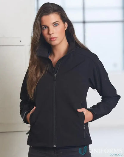 Jk24 ladies softshell black zip-up jacket with side pockets