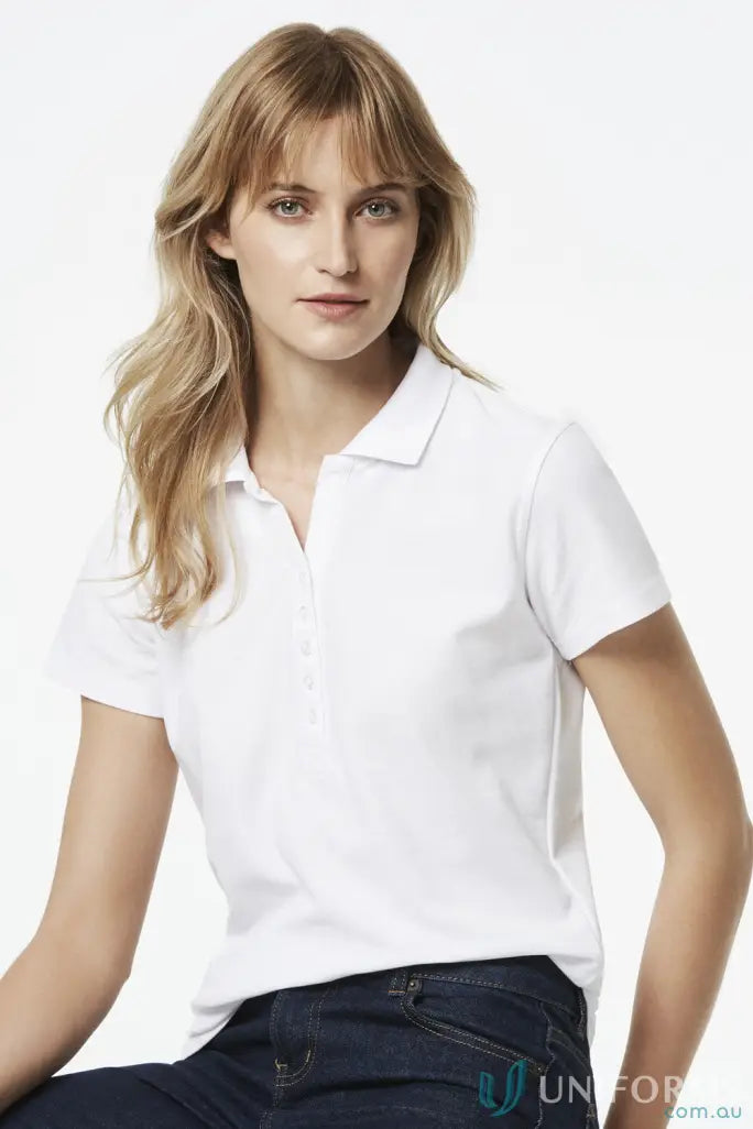 White / 08