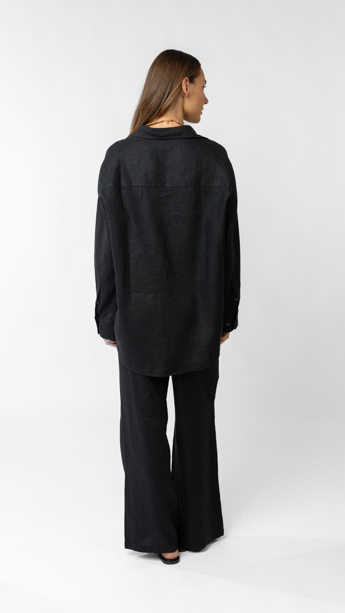 model wearing linen top and pants in black