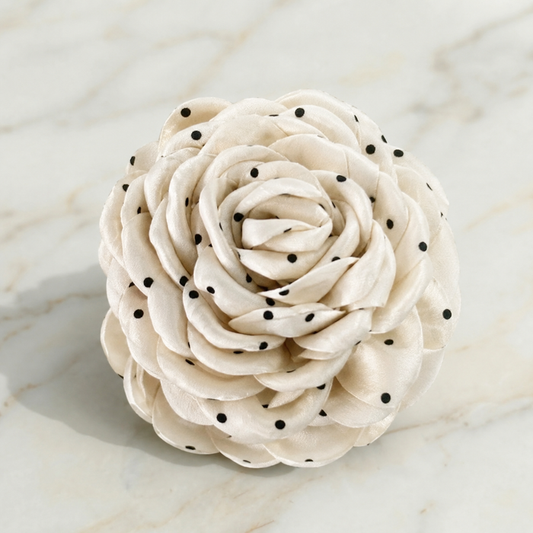 NAMISO - Hana Rose - hårklemme - Creme w. black dots (12 cm)