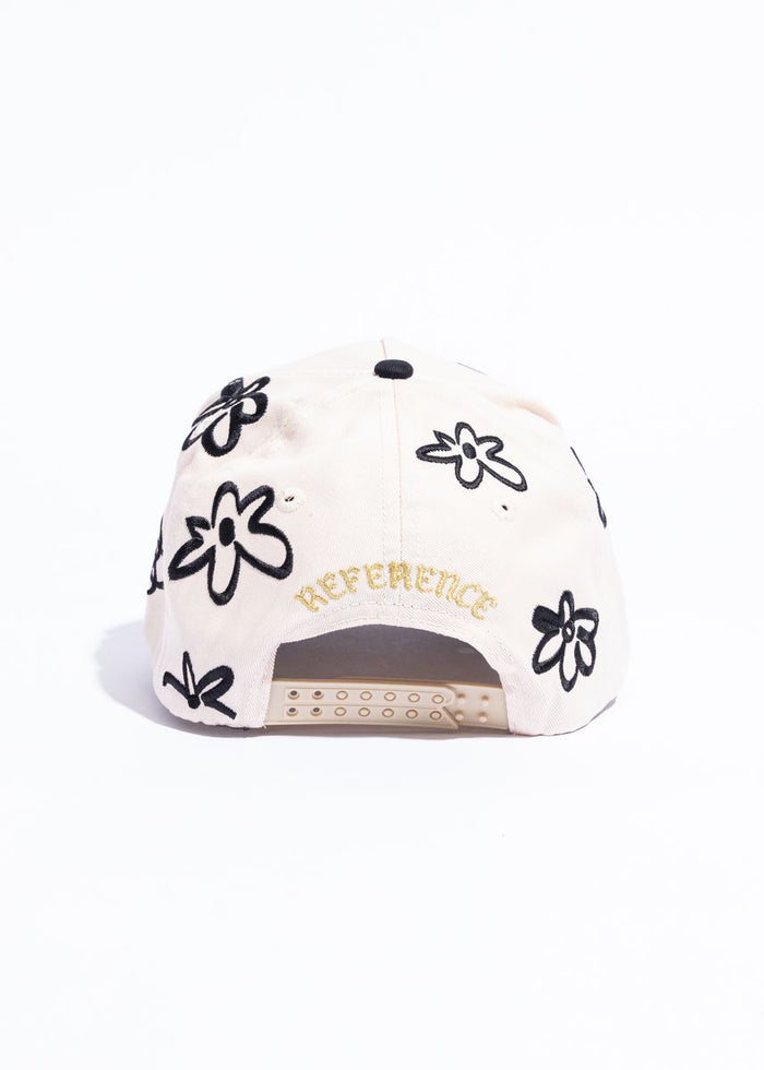 Reference "LA Star" Snapback Hat - Cream/Black (REF880)