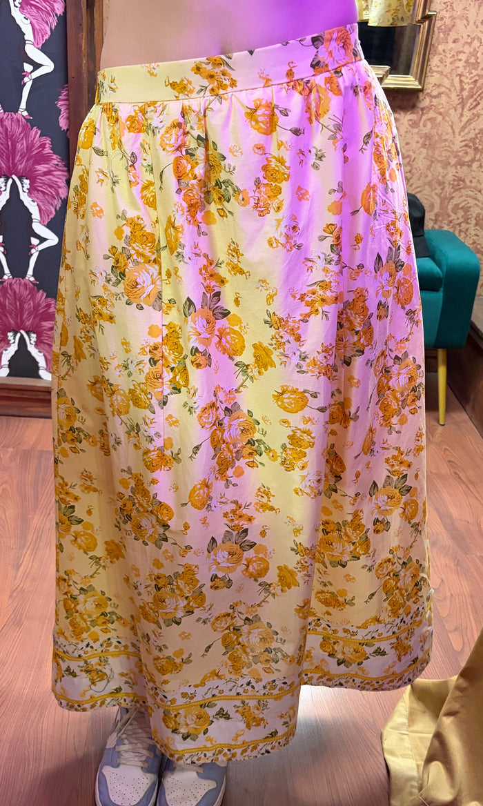 Entro summer picnic skirt with floral pattern, lightweight fabric, and high waist, perfect for casual outdoor wear.