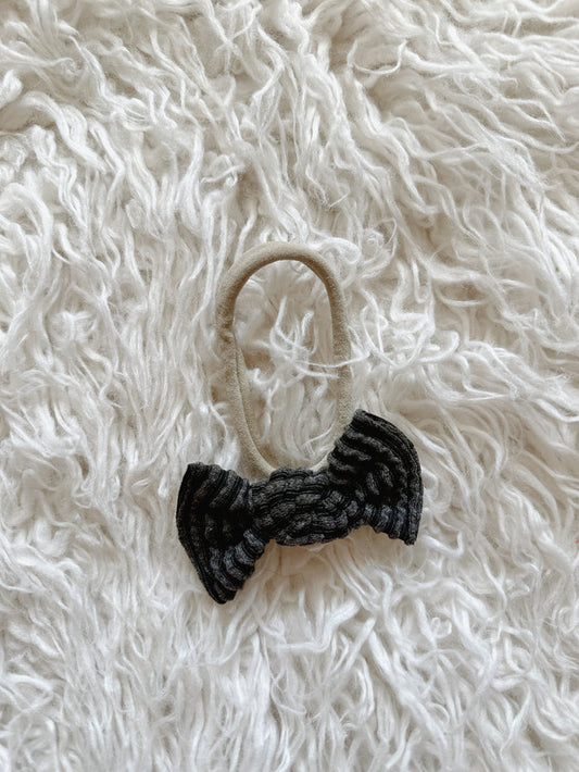 Textured Nylon Headband - Wavy Ribbed Charcoal