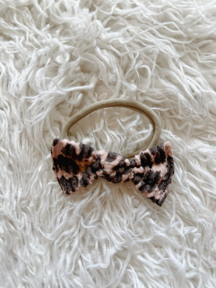 Textured Nylon Headband - Wavy Ribbed Tan Leopard